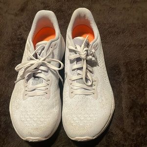 New balance Freshfoam grey sneakers.